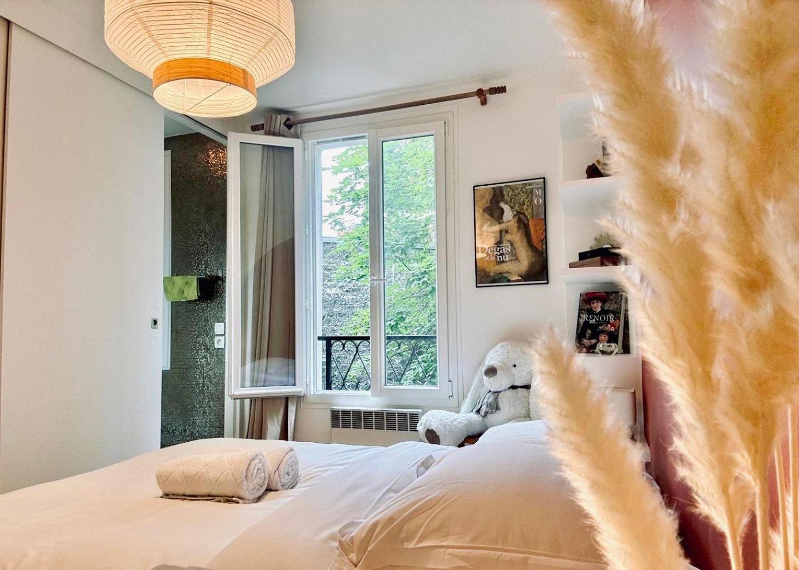 Charmant Appartement Au Coeur De Montmartre! París Exterior foto